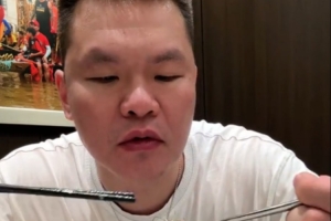 加油！朱芳雨：楊瀚森夏季聯(lián)賽的表現(xiàn)讓中國籃球又看到希望