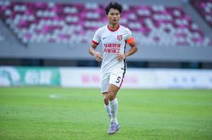 成都蓉城B隊(duì)隊(duì)長(zhǎng)、后衛(wèi)李小一（22歲）轉(zhuǎn)會(huì)陜西聯(lián)合