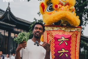 小吧現(xiàn)場直擊??蒙克中國行day1??品茶 練習(xí)詠春 感受舞獅文化