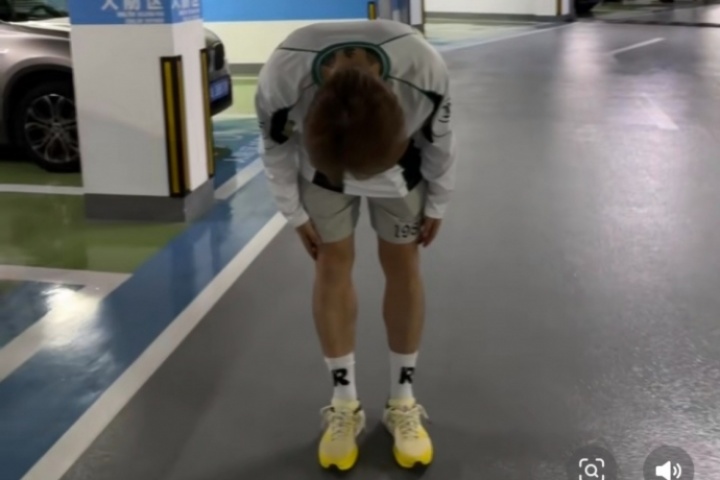 此前涂黑泰達隊徽！榮昊社媒道歉：對于涂黑隊徽我深表歉意