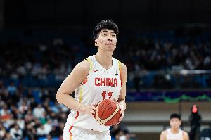 媒體人：中國男籃首發(fā)籃板&護筐挺多問題 余嘉豪+王俊杰效果很好