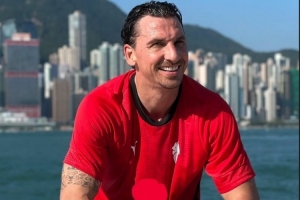 自律！伊布社媒曬在中國香港晨跑視頻
