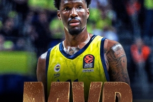 太陽介紹新援海斯-戴維斯：歐洲籃球聯(lián)賽最終四強MVP&單場得分王