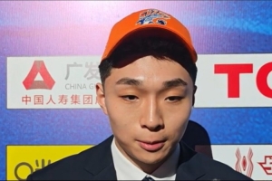 吳澤昊：為上海隊打球是一直以來的夢想 要趕緊適應(yīng)一下CBA