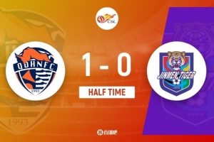 半場-青島海牛1-0天津津門虎 蘭克爾-澤破門雙方9分鐘內(nèi)3度染黃