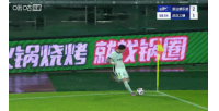 第70分鐘，樸志洙俯身頭球破門，三鎮(zhèn)客場2-2扳平比分！