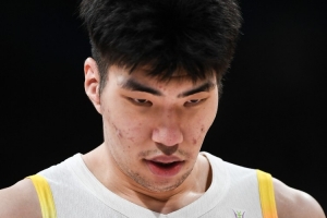 媒體人：中國男籃打陣地戰(zhàn)時 內線的戲份要大幅度削弱