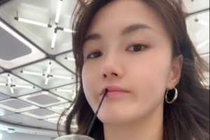 張曼曼社媒曬近照：人就應(yīng)該循環(huán)在自己的喜歡里??