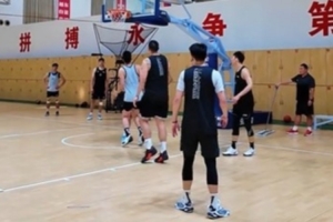 山東男籃曬訓(xùn)練視頻：追風(fēng)者不等風(fēng)來 逐夢人無懼山海
