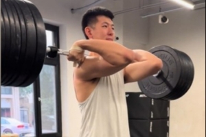 這爆發(fā)力不錯(cuò)！張陳治鋒曬力量訓(xùn)練視頻：出肘