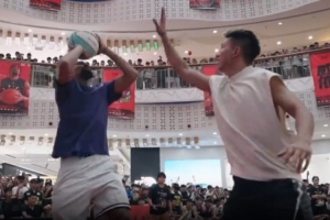 還是球迷們熟悉的DVD 打卡三城，威力依燃 下午江城武漢期待見(jiàn)面