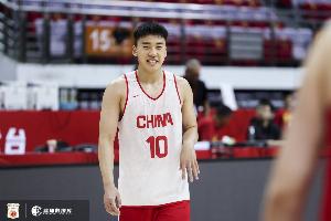 體壇周報(bào)：亞洲杯首戰(zhàn)最大驚喜 王俊杰是中國男籃新希望？