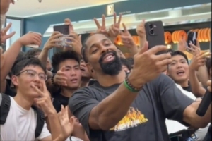 丁威迪中國行——蚌埠的熱情讓丁威迪真的感動 高溫也擋不??！