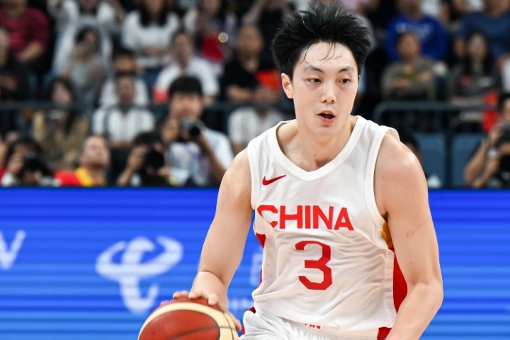 夢游！胡明軒首發(fā)28分鐘 4投0中 僅靠罰球得到2分 多次離奇表現(xiàn)