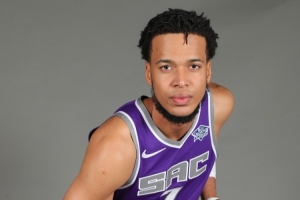 媒體人：目前已有CBA季后賽級別球隊報價NBA內(nèi)線球員拉比西埃