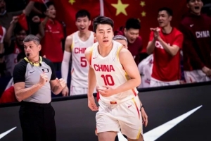 時隔10年全勝出線，中國男籃收獲了什么？
