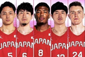 八村回歸存疑&霍金森狀態(tài)下滑！媒體人：日本男籃走下坡路成定局